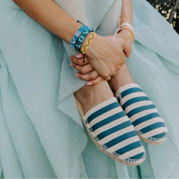 Ubuntu Life Striped Canvas Mule | Size 9W - Picture 2 of 10